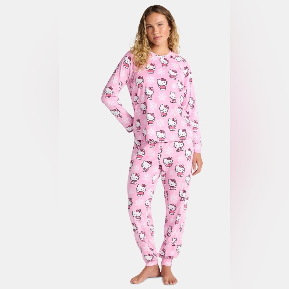 HELLO KITTY Women’s Pink Velvety Pajama Set Raglan Sleeve Top/Jogger Pants